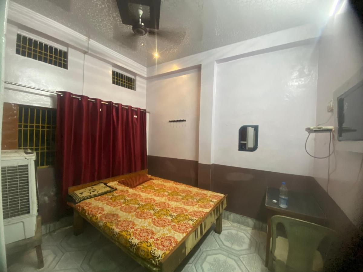 Hotel Yatri Niwas Varanasi Ngoại thất bức ảnh
